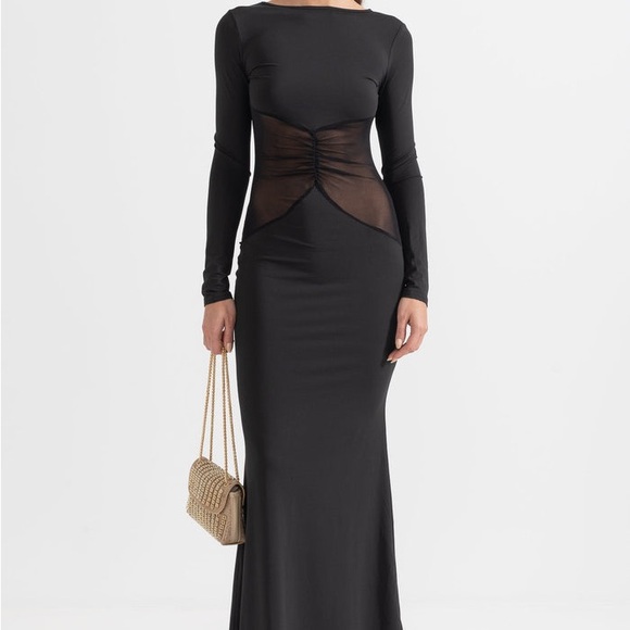 Elegant Long Dress With See-Through Waist - Black - Picture 14 of 16